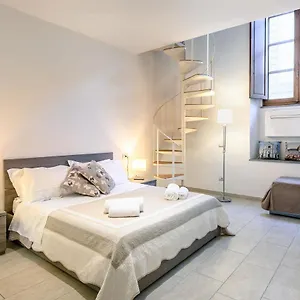 https://duomo-confort-suite.it-tuscanyhotel.com