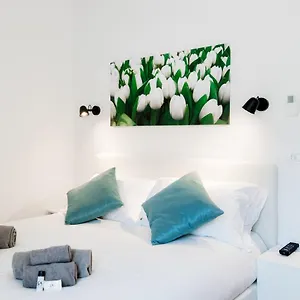 https://white-loft-como-center-by-house-of-travelers.it-lombardy.com