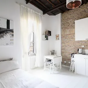 Appartamento White Ostilia, Roma